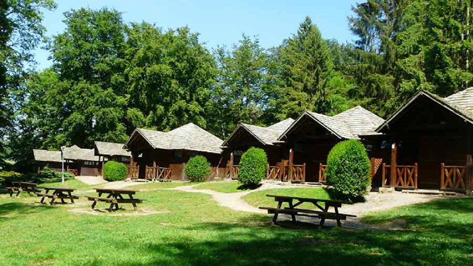 Location hébergements Chalets n°6 de 6 personnes Lac des Settons Morvan - Activital